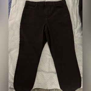 Black Skinny w/ pockets